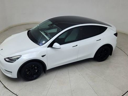 Used 2021 Tesla Model Y Long Range image 79