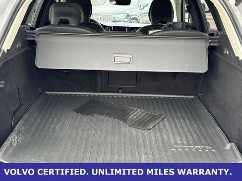 Certified 2023 Volvo XC60 B5 Ultimate w/ Climate Package image 36