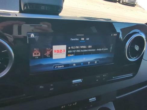 Used 2025 Mercedes-Benz Sprinter 2500 image 6