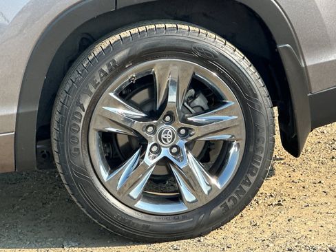 Used 2019 Toyota Highlander Limited Platinum AWD/4WD image 27
