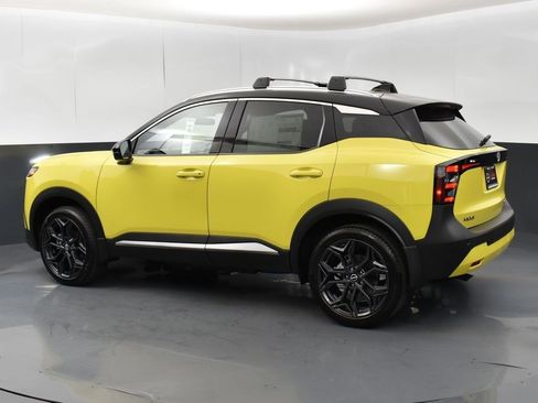 New 2025 Nissan Kicks SR image 5