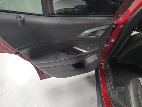 Used 2024 Chevrolet Trax LT w/ Driver Confidence Package image 19