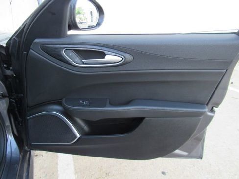 Used 2023 Alfa Romeo Giulia Sprint image 18