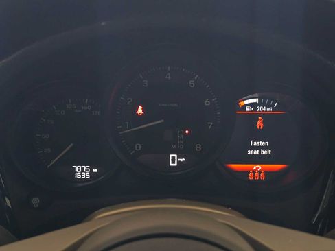 Used 2025 Porsche Macan AWD/4WD image 26
