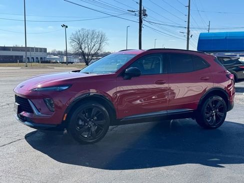 Used 2025 Buick Envision Sport Touring image 3