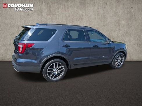Used 2017 Ford Explorer Sport w/ Equipment Group 401A AWD/4WD image 8