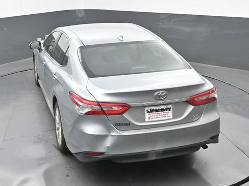 Used 2020 Toyota Camry LE image 15