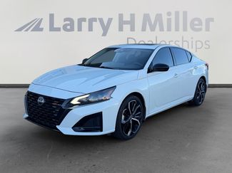 Used 2023 Nissan Altima 2.5 SR w/ SR Premium Package video 1