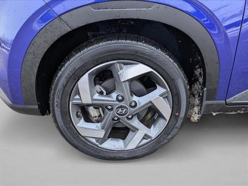 Used 2022 Hyundai Venue Limited image 23