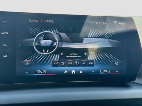 Used 2025 BMW 228i xDrive w/ Premium Package AWD/4WD image 22