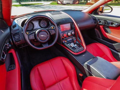 Used 2014 Jaguar F-TYPE S image 27