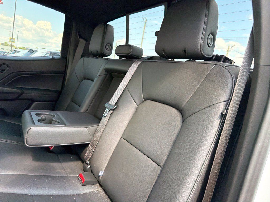 Used 2025 GMC Canyon Elevation w/ Convenience Package RWD image 18