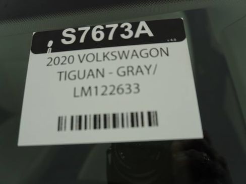 Used 2020 Volkswagen Tiguan SE w/ Panoramic Sunroof Package FWD image 41