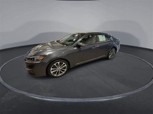 Used 2018 Kia Cadenza Technology image 4