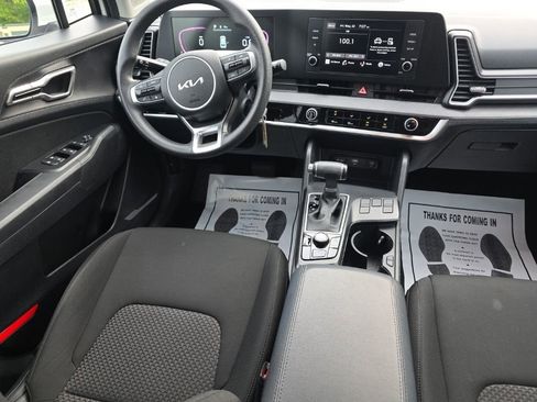 Used 2023 Kia Sportage LX FWD image 20