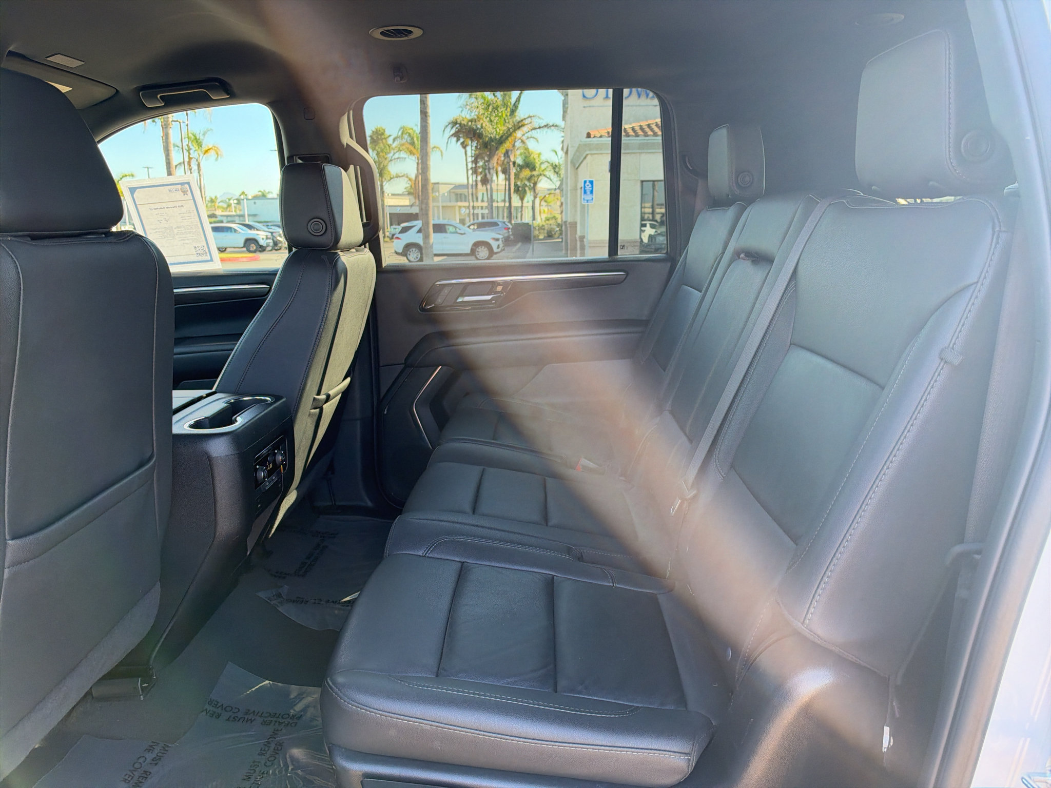Used 2025 Chevrolet Suburban LT RWD image 10