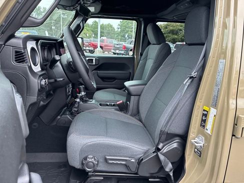 New 2025 Jeep Gladiator Sport image 9