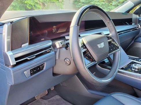 Certified 2025 Cadillac Escalade IQ Sport 2 AWD/4WD image 16