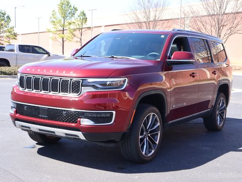 Used 2022 Jeep Wagoneer Series III w/ Premium Group I image 42