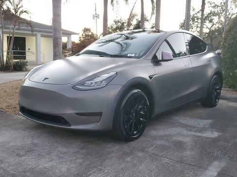 Used 2020 Tesla Model Y Long Range image 3