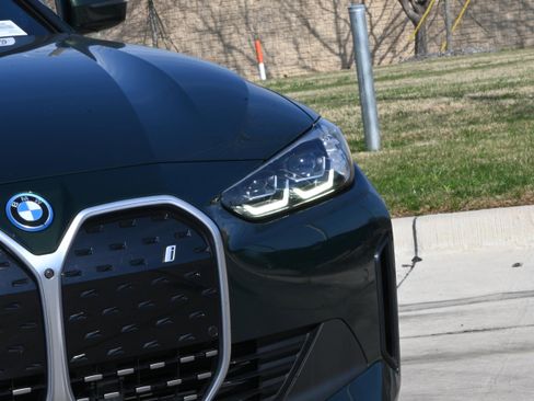 Certified 2023 BMW i4 eDrive35 w/ Premium Package image 7