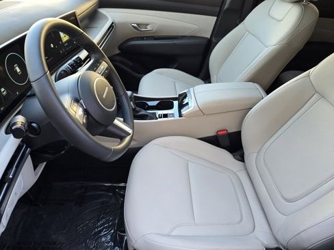 Certified 2025 Hyundai Tucson SEL image 12