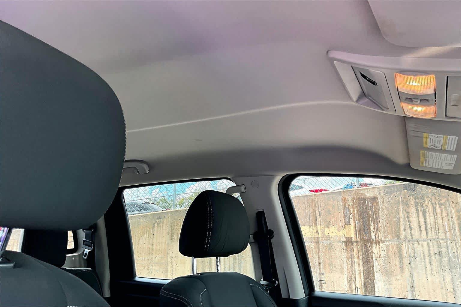 Used 2017 Nissan Titan SV RWD image 14