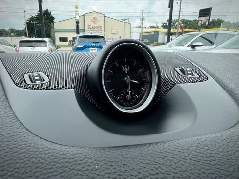 Used 2017 Maserati Levante image 50