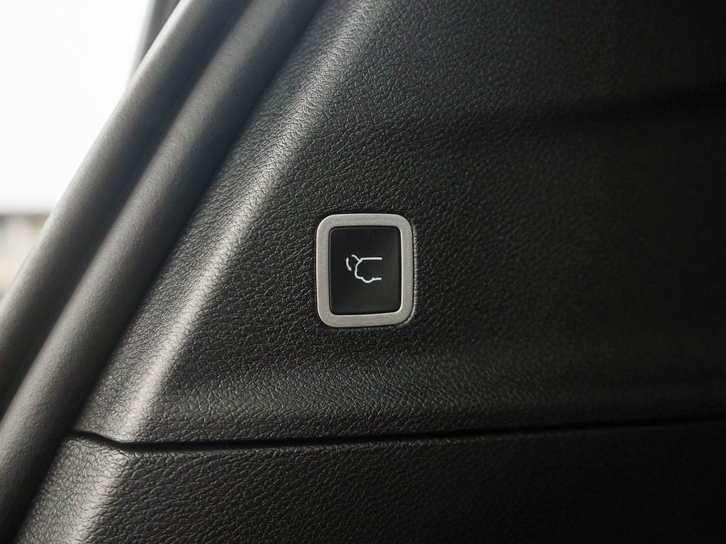 New 2026 Chrysler Pacifica Select AWD/4WD image 9