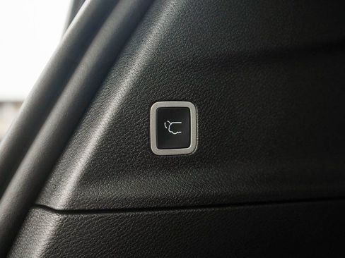 New 2026 Chrysler Pacifica Select image 9