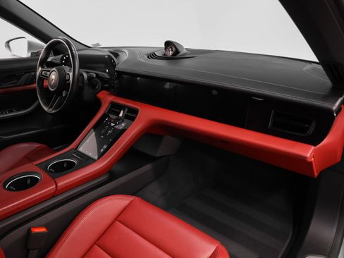 Used 2023 Porsche Taycan image 19