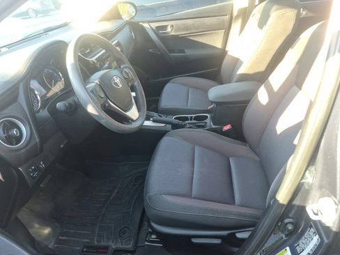 Used 2017 Toyota Corolla LE FWD image 8