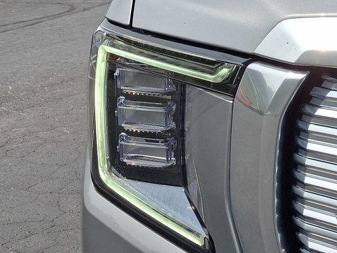 Used 2024 GMC Yukon Denali w/ Advanced Technology Package AWD/4WD image 9