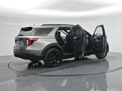 Certified 2020 Ford Explorer ST w/ ST Street Pack image 6