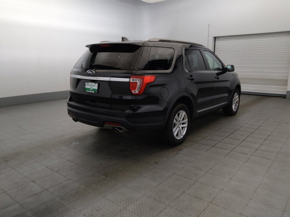 Used 2018 Ford Explorer XLT AWD/4WD image 9