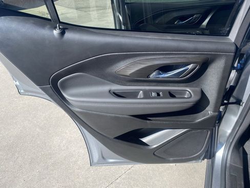 Used 2023 GMC Terrain SLE w/ Driver Convenience Package image 13