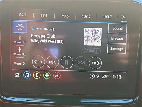 Used 2023 Chevrolet Traverse LT image 13