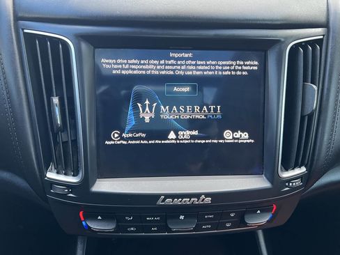 Used 2017 Maserati Levante w/ Luxury Package AWD/4WD image 29