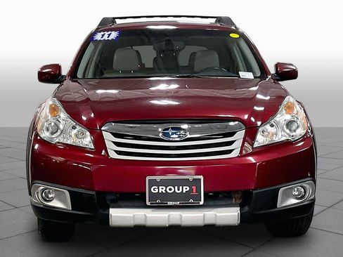 Used 2011 Subaru Outback 2.5i Limited AWD/4WD image 3