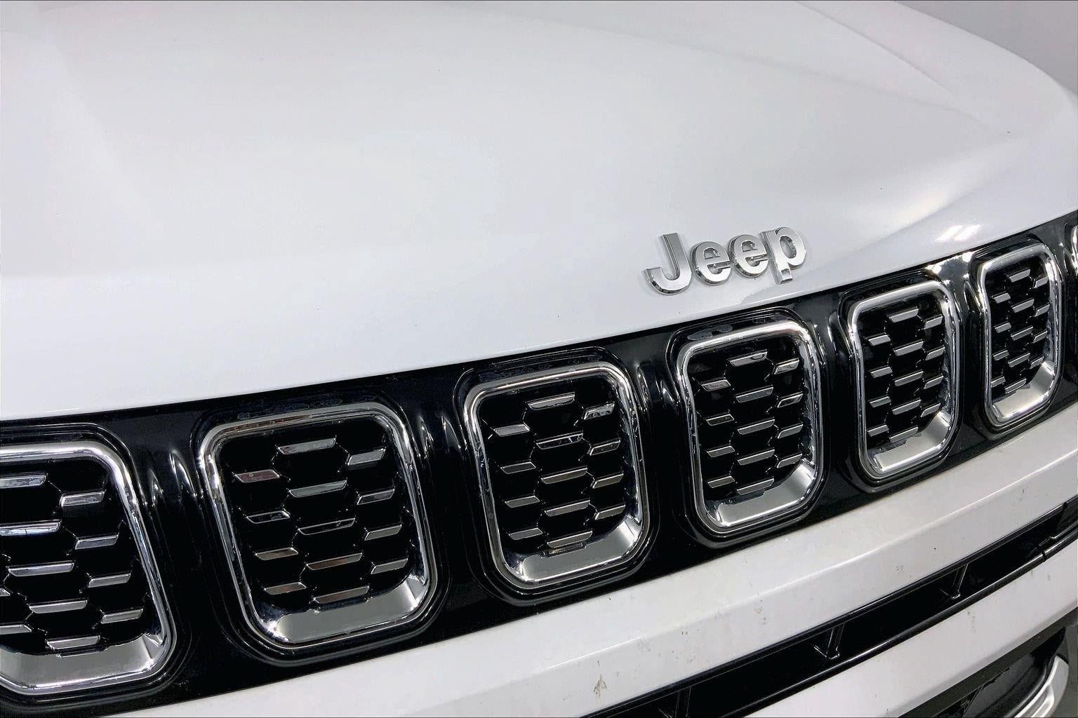 Used 2025 Jeep Compass Limited AWD/4WD image 28