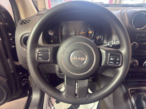 Used 2016 Jeep Compass Sport image 15