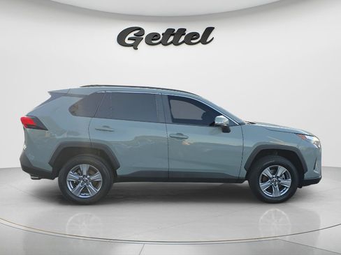 Used 2022 Toyota RAV4 XLE w/ Convenience Package FWD image 3
