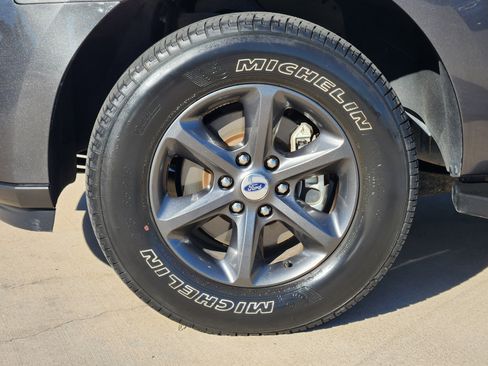 Used 2021 Ford Expedition XLT image 10