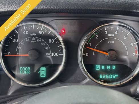 Used 2018 Jeep Wrangler Unlimited Sahara w/ Connectivity Group AWD/4WD image 11