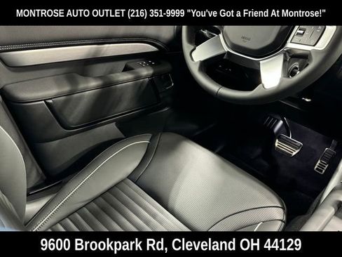 New 2024 Land Rover Discovery Dynamic SE image 26