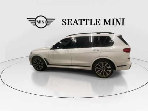 Used 2022 BMW X7 M50i AWD/4WD image 7