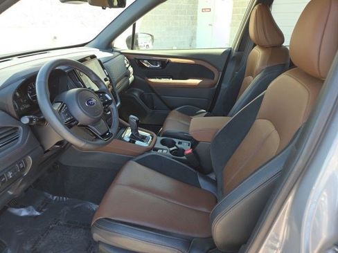 Certified 2025 Subaru Forester Touring AWD/4WD image 11