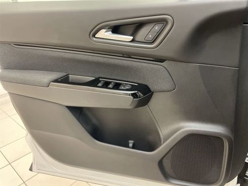 Used 2024 Honda Prologue EX image 16