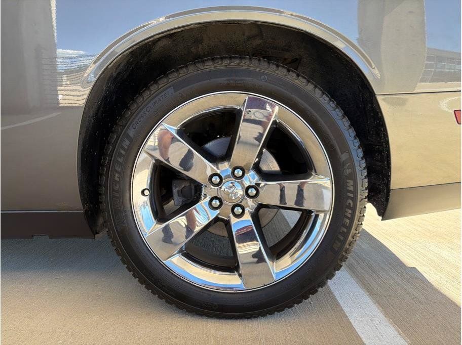 Used 2009 Dodge Challenger R/T w/ Sound Group RWD image 20