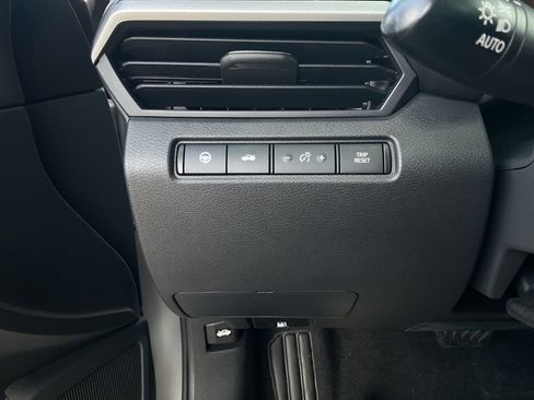 Used 2024 Nissan Altima 2.0 SR FWD image 18